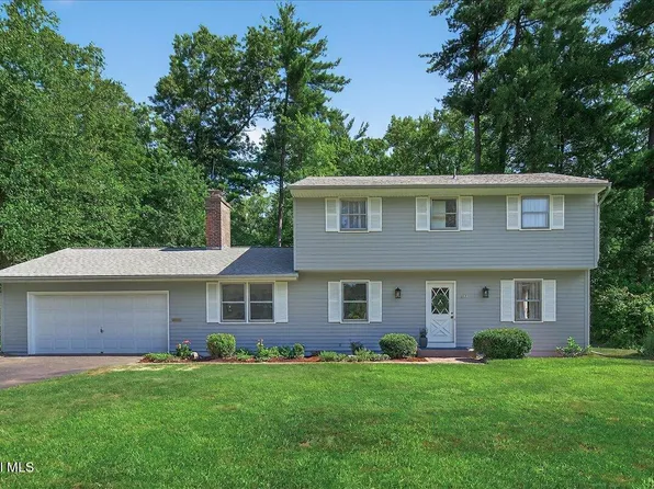 20 Linda Court, Delmar, NY 12054