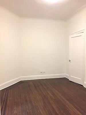 Rented by Solil Management | media 11