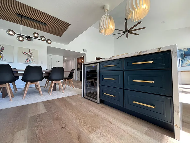 16 Tortosa Dr — Photo 2