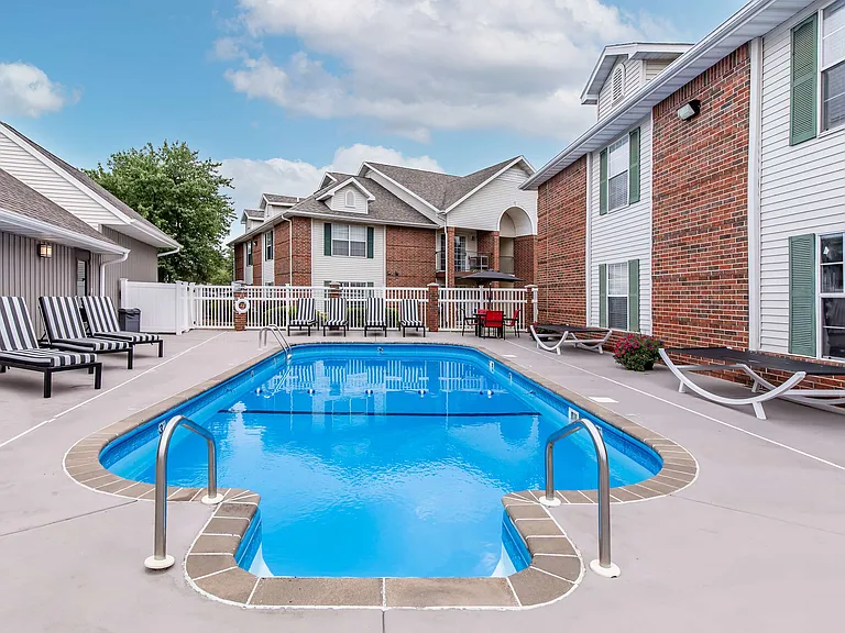 Hawthorn Suites Apartments