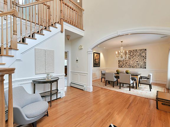 4th image of 8 Kenilworth Dr