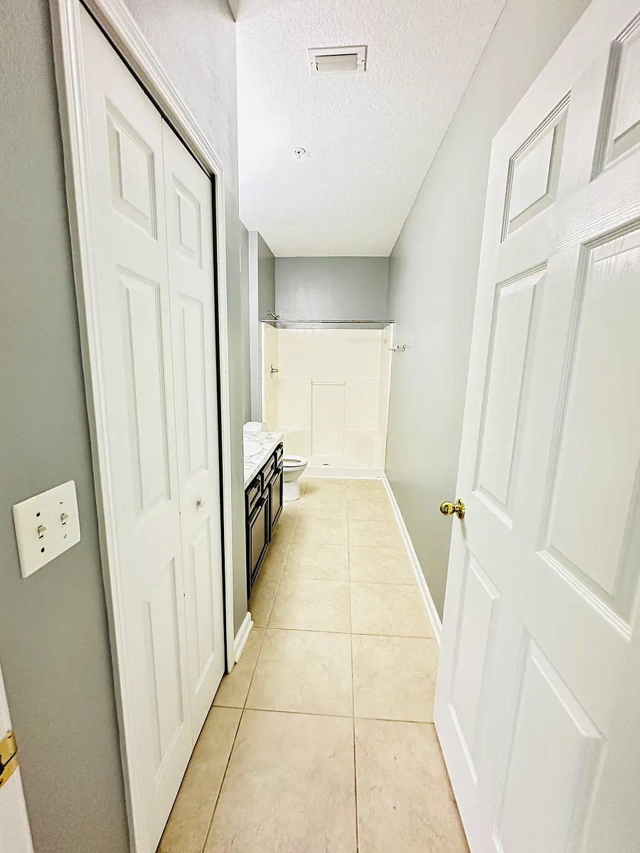 Building Photo - 8235 Lobster Bay Ct