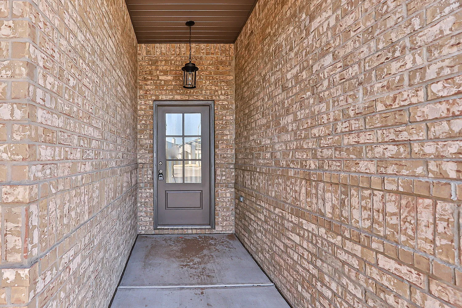 4 bed, 2.0 bath, 2050 sqft, $2,450 — Photo 3
