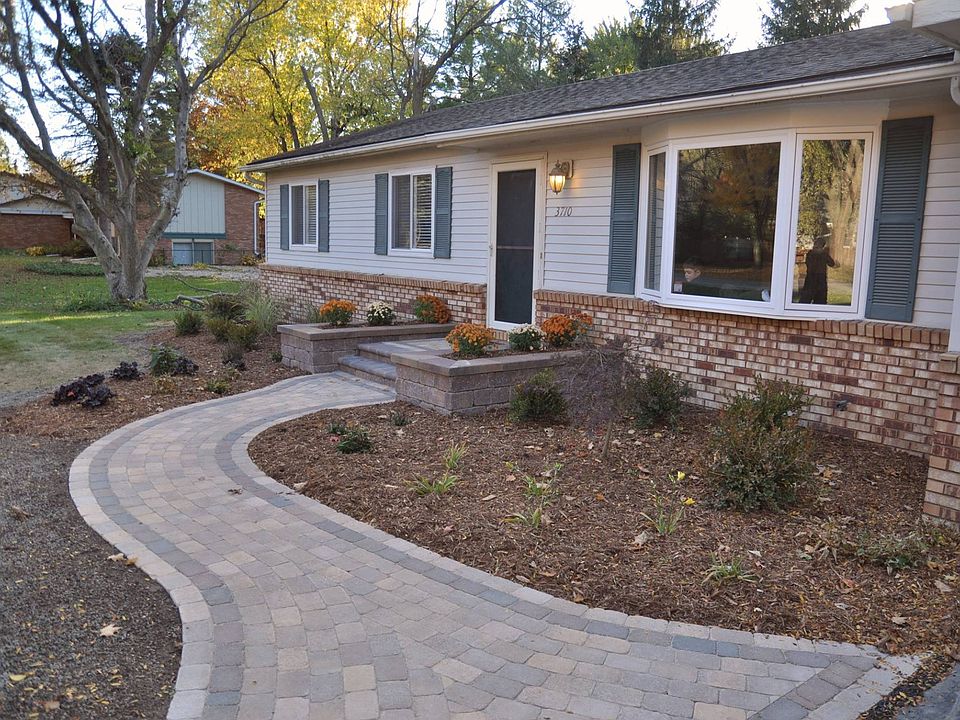 2nd image of 3710 Maple Dr