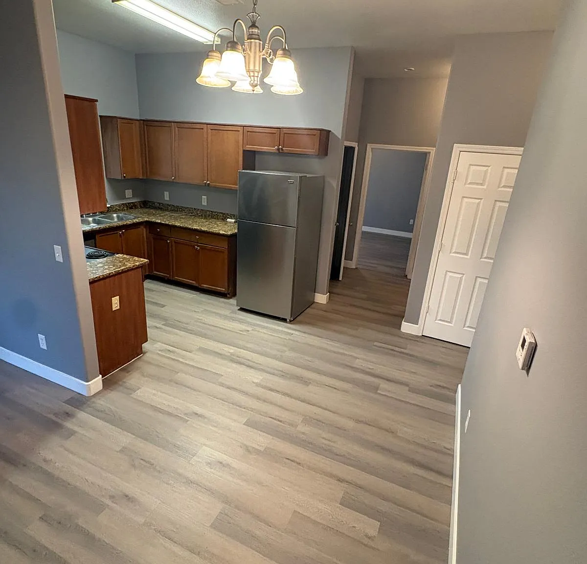 3 bed, 1300 sqft, $1,850 — Photo 2