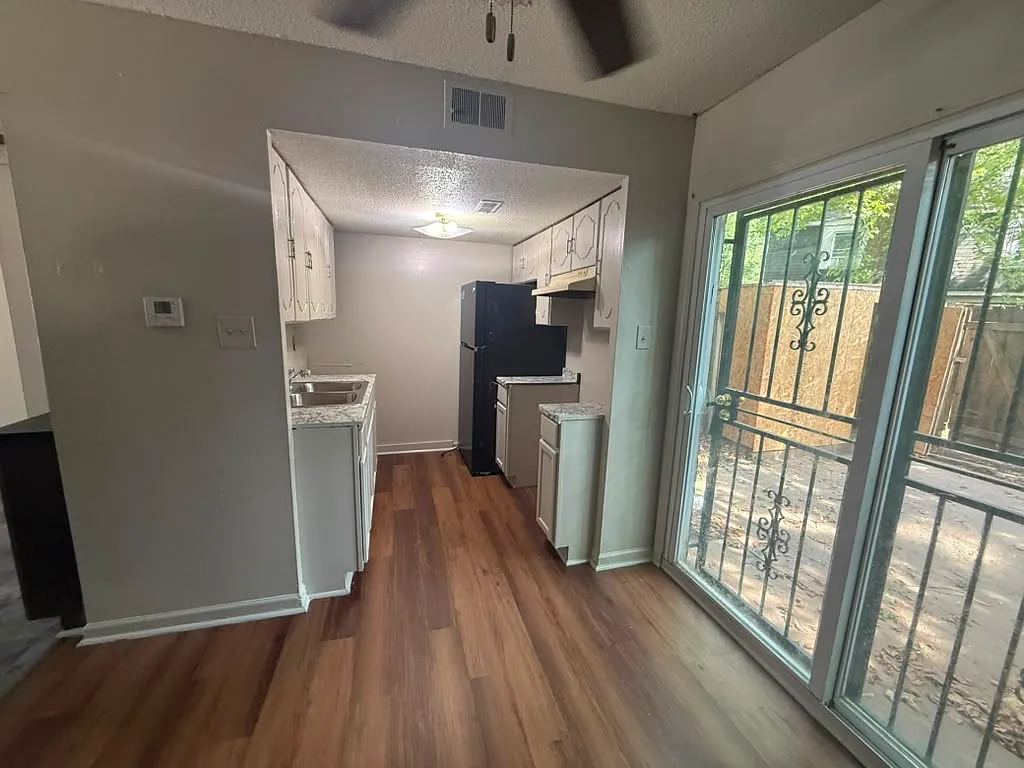 2 BR townhouse in Memphis — Photo 2