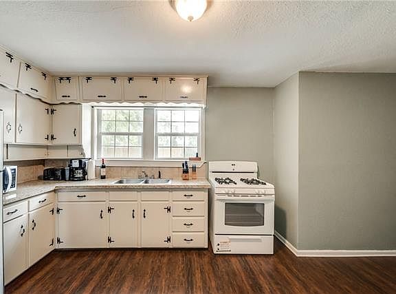 5th image of 5221 Jerri Ln