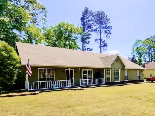 1009 S Richardson Place Dr, Bryant, AR 72022