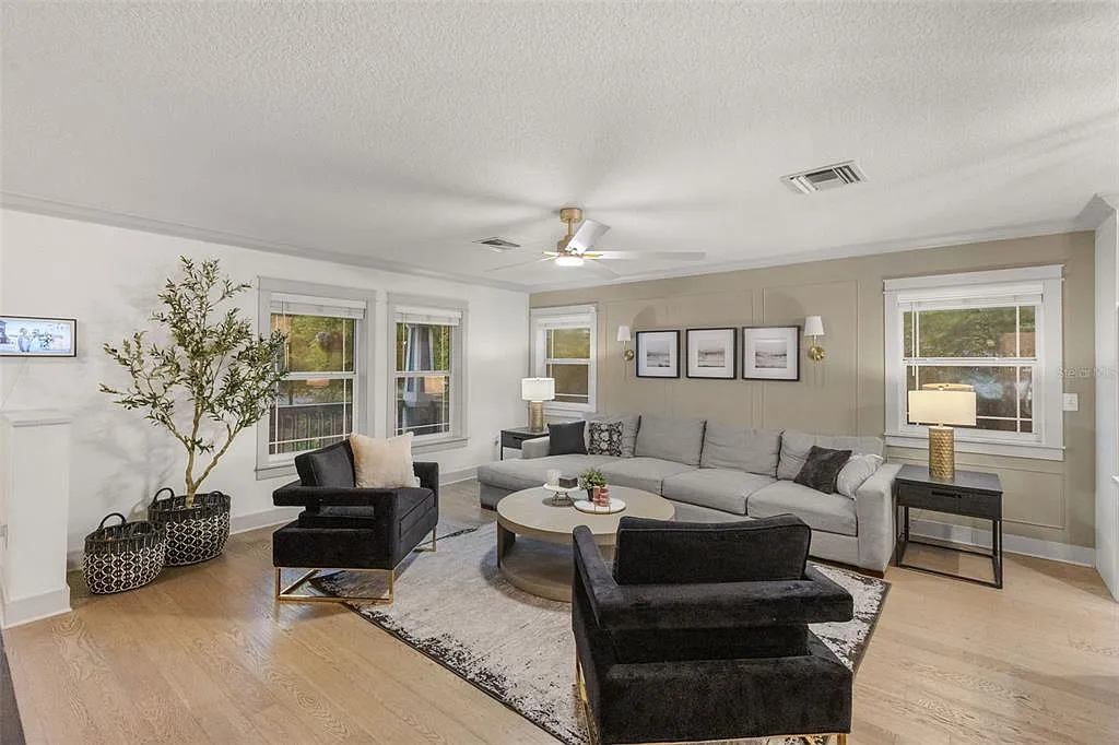 3 bed, 2.0 bath, 1751 sqft, $3,200 — Photo 4