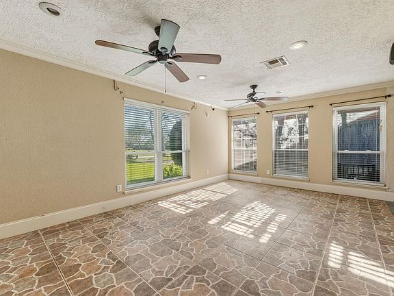 3rd image of 5211 Court Rd