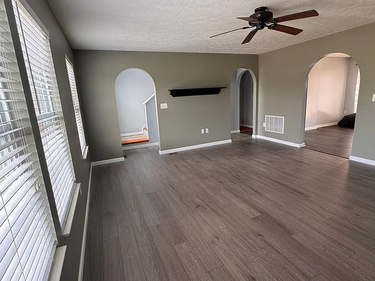 748 Freedom Dr — Photo 4