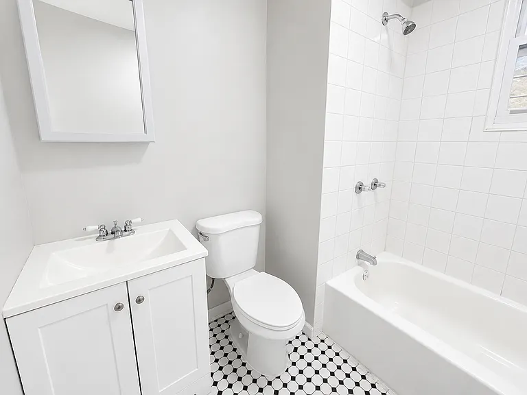 25 Salem St #2 — Photo 2