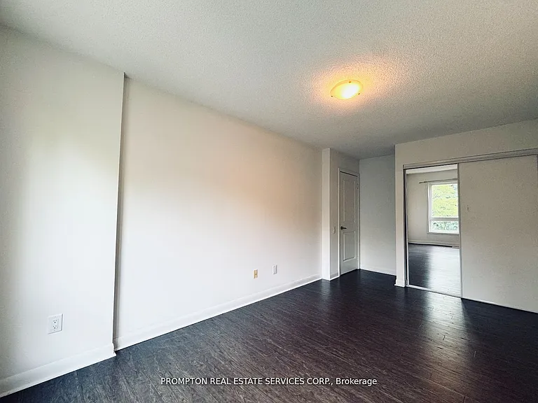 19 Anndale Dr #Townhouse 10 — Photo 11