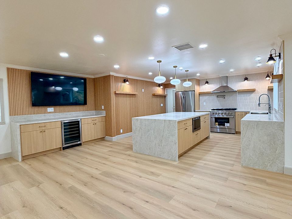 1st image of 8983 Nightingale Ave