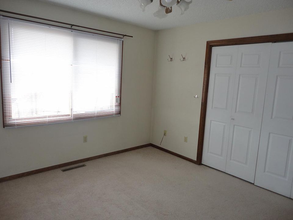 Upstairs large bedroom