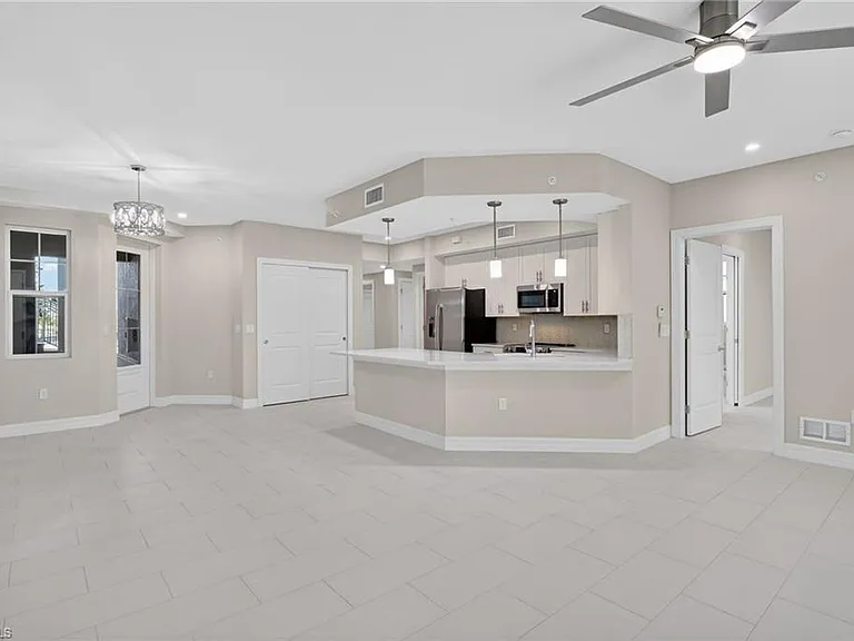 286 Indies Dr E #101 — Photo 4