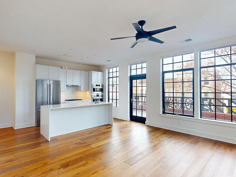 1312 King St #207 — Photo 1