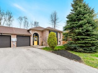 5 Harbour Cres, Wasaga Beach, ON L9Z 1G4