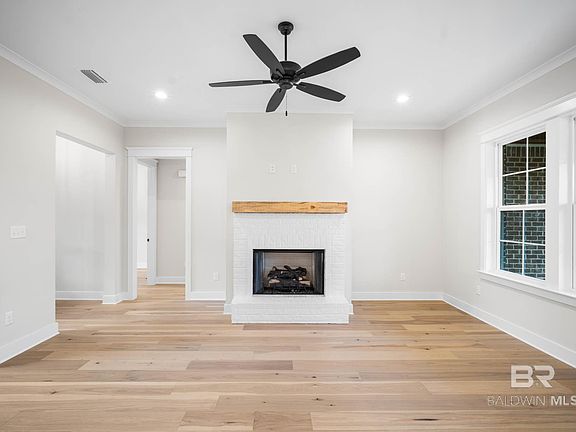 3rd image of 9275 Parker Ln