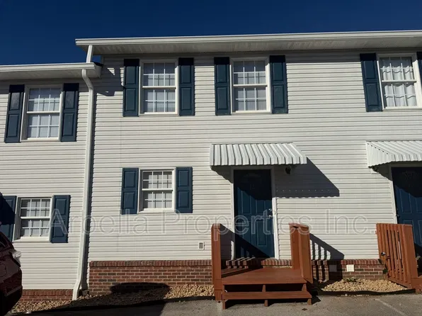 152 Gray Station Rd APT 13, Johnson City, TN 37615