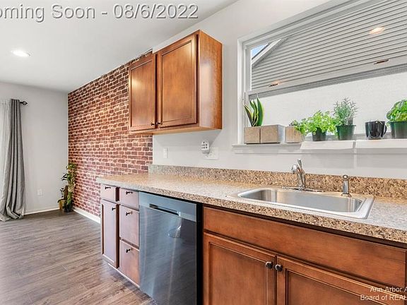 5th image of 8970 Creekway Dr