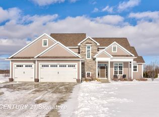 10148 Prairie View Ct, Freeland, MI 48623