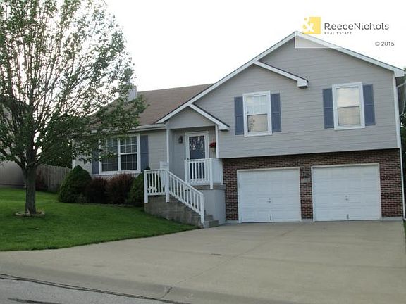 2nd image of 618 SW Brome Dr