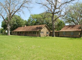 1030 Wagon Rd, Wallis, TX 77485