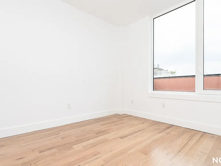 230 N 7th St #201 — Photo 13