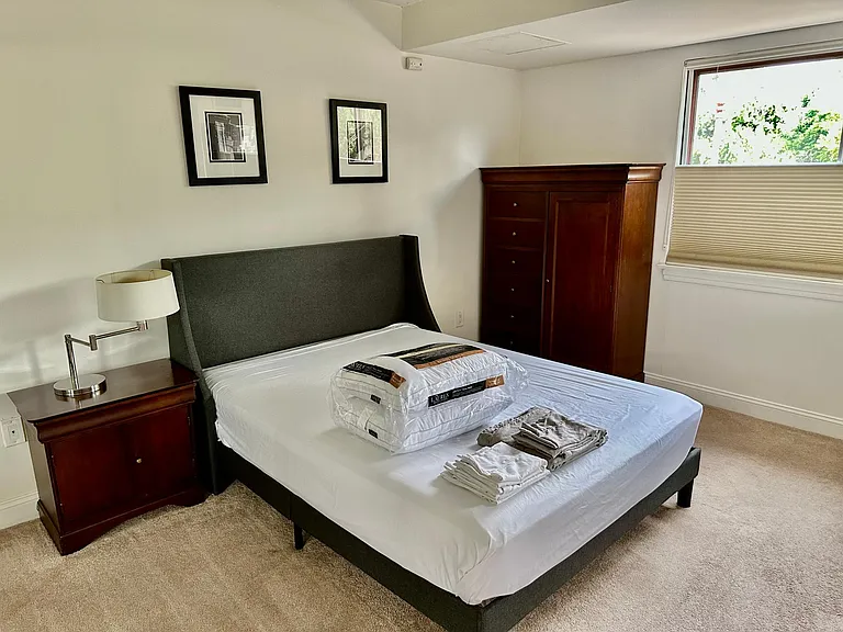 Queen Bed.