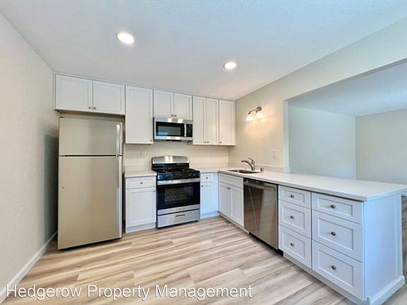 4th image of 1801-1807 E St #1803
