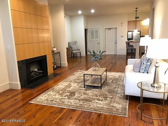 5th image of 1121 Camellia Blvd Unit 203