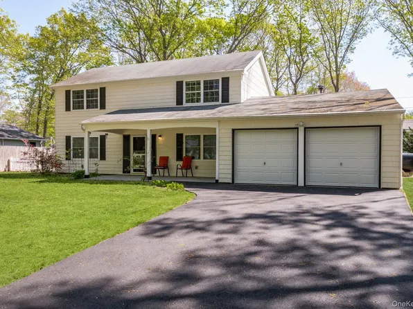 35 Spencer Lane, Stony Brook, NY 11790
