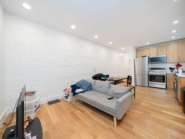 367 Wadsworth Ave #21 — Photo 2