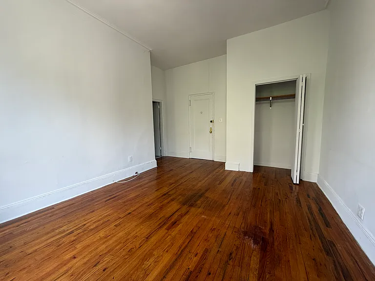 401 Convent Ave #4B — Photo 2