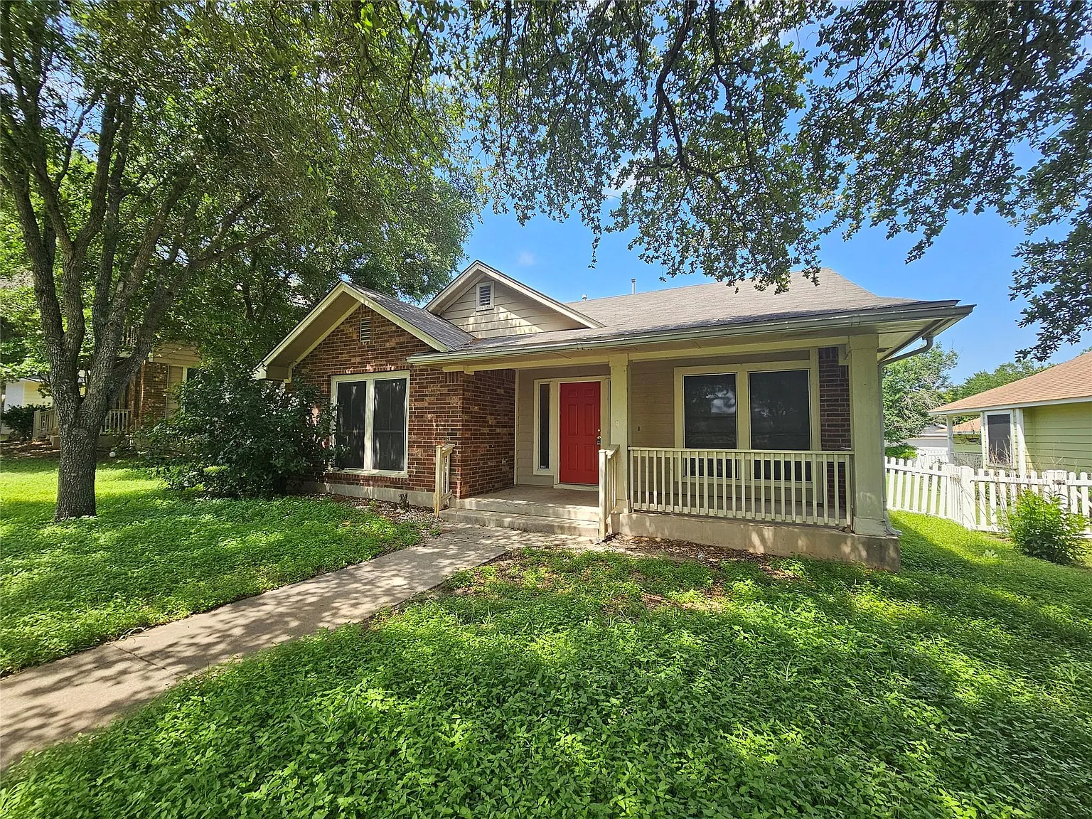 4 bed, 2.0 bath, 1630 sqft, $1,995 — Photo 2