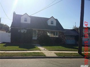 2042 Ennabrock Rd, Bellmore, NY 11710