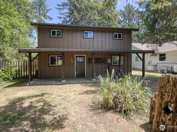130 Octopus Avenue NE, Ocean Shores, WA 98569