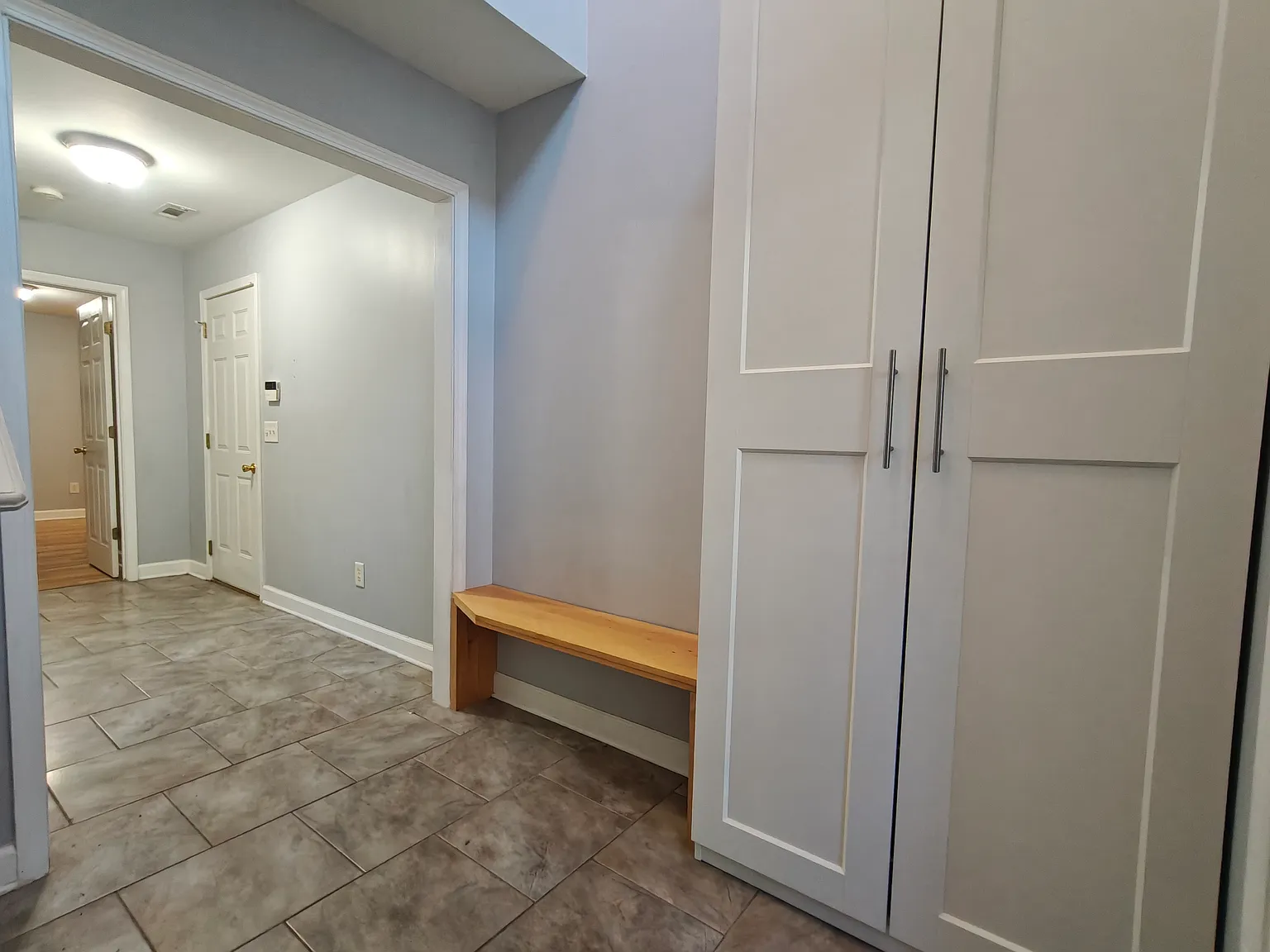 4 bed, 3.5 bath, 2130 sqft, $2,200 — Photo 2