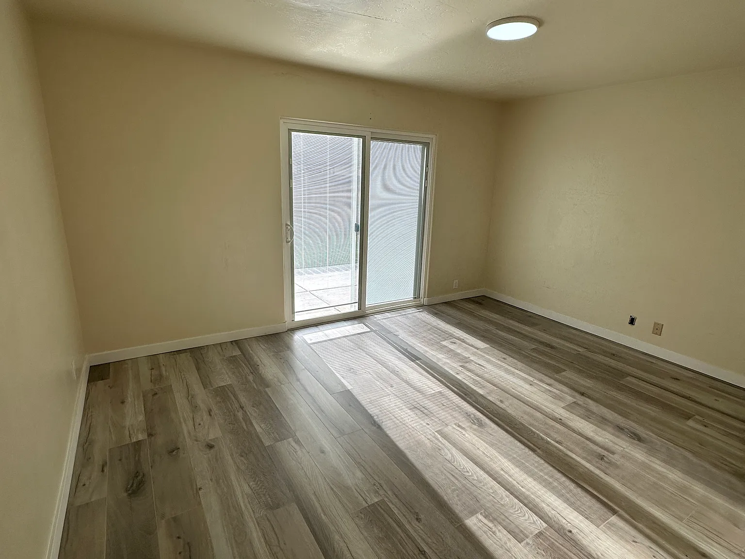 1 bed, 800 sqft, $1,995 — Photo 3