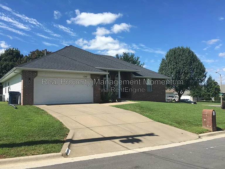 1257 Batson Pl — Photo 1