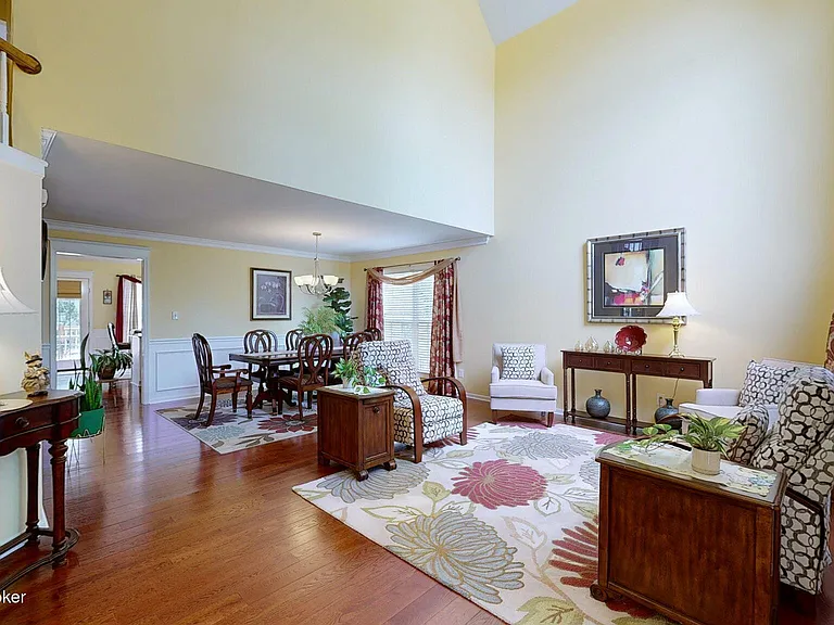 9916 Spring Gate Dr — Photo 4