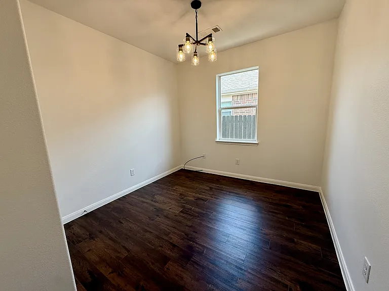 205 Oriole Dr — Photo 9