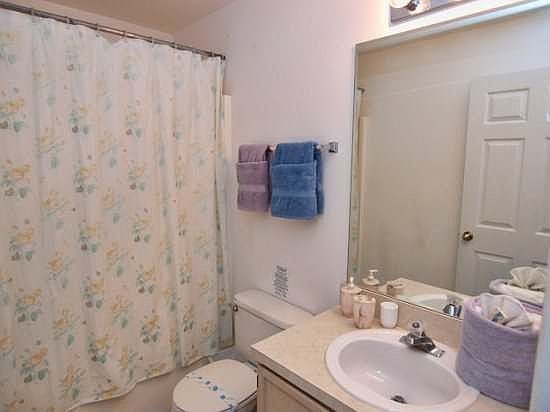 CC5P17534SCC-Shared-Bathroom