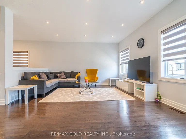 2591 Sheffield Blvd — Photo 9