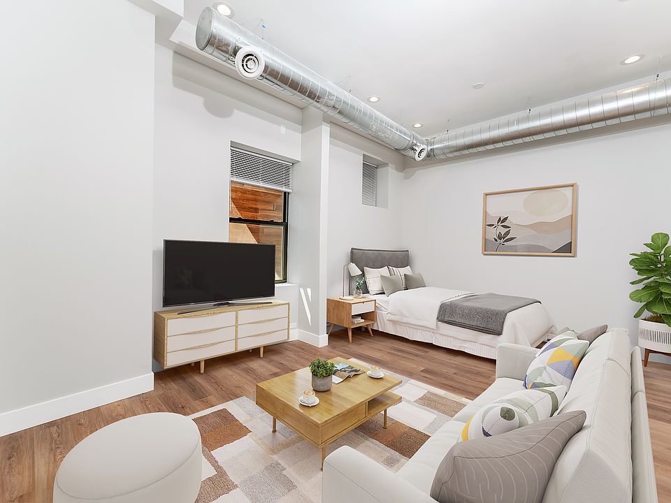 1st image of 1219 W Devon Ave #204