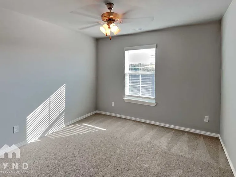 5903 SW Gentle Winds Ave — Photo 18