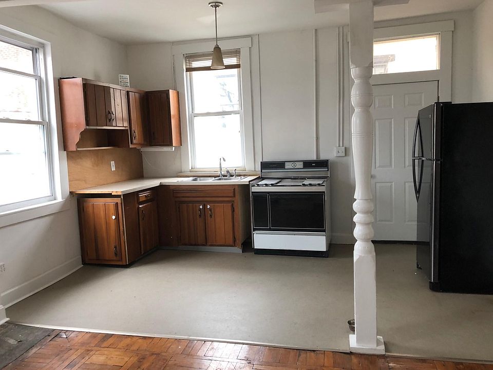 1st image of 756 N Limestone St #1