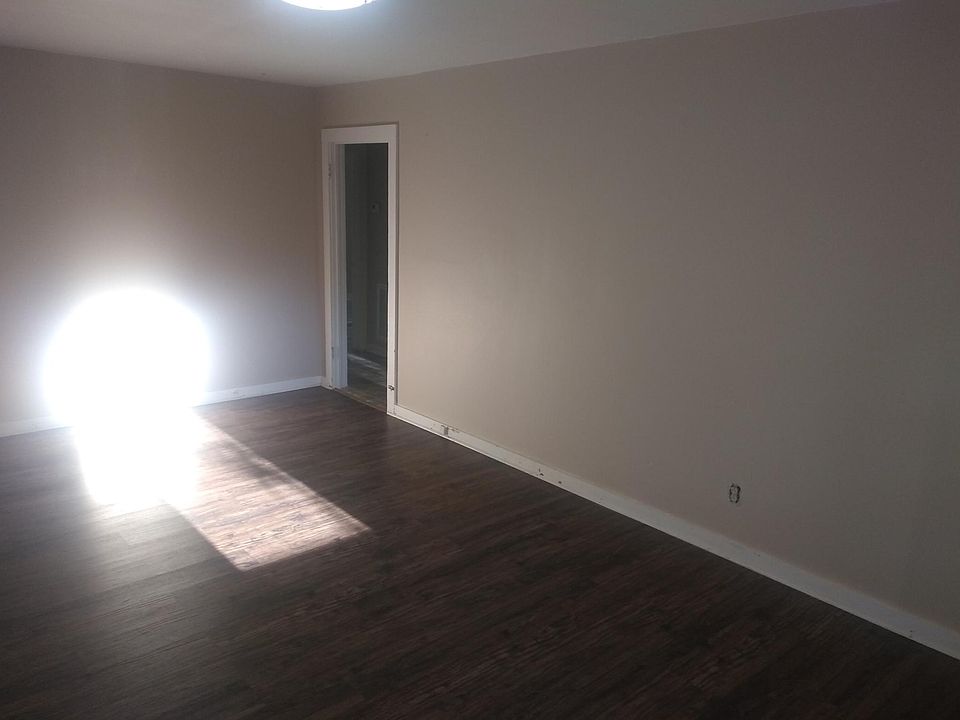 2nd image of 204 Chestnut St
