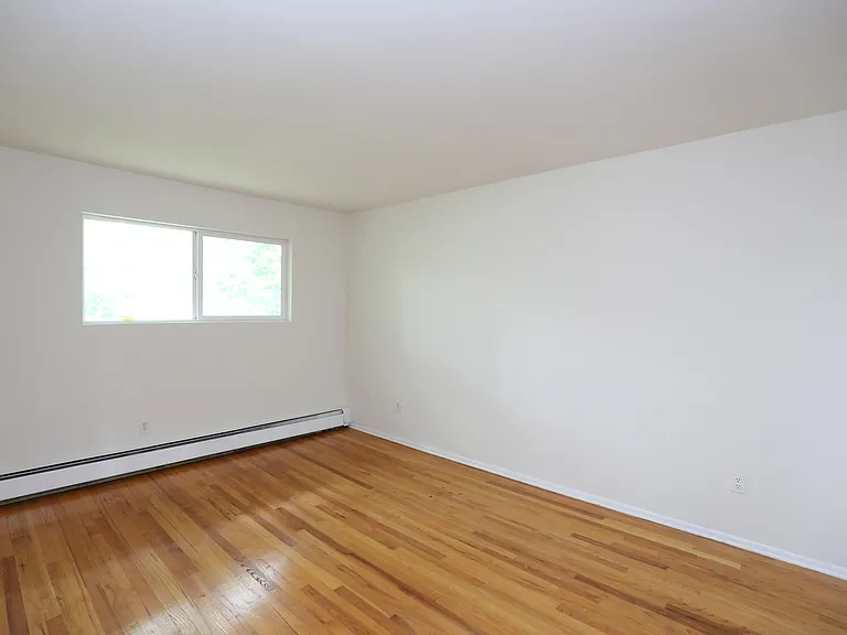 30 Lamb Ave #5C — Photo 8